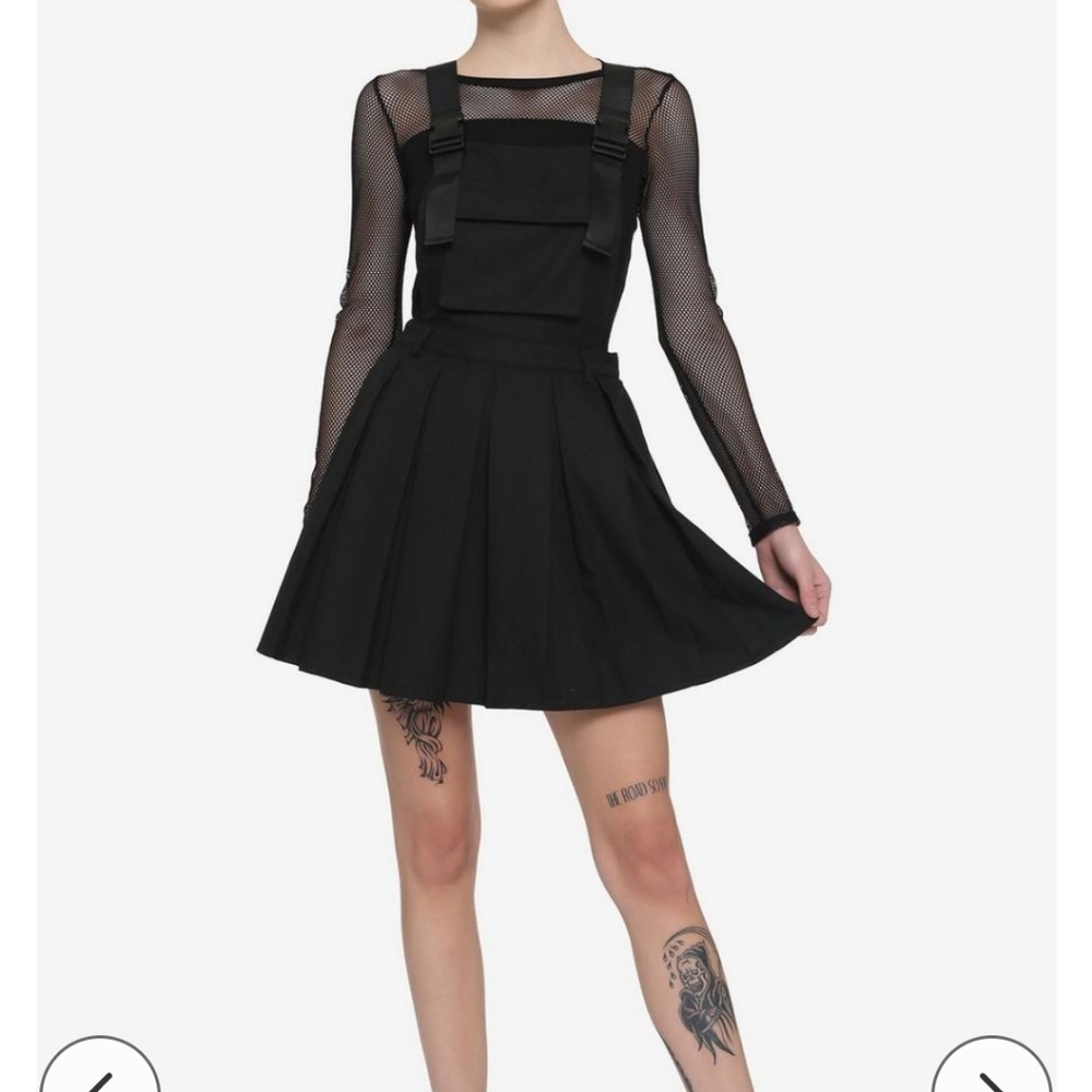 Hot Topic Black Cargo Pleated Skirtall